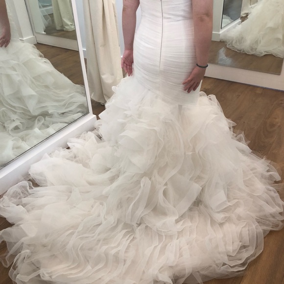 Pronovias Wedding Dress size 14 - Picture 7 of 8